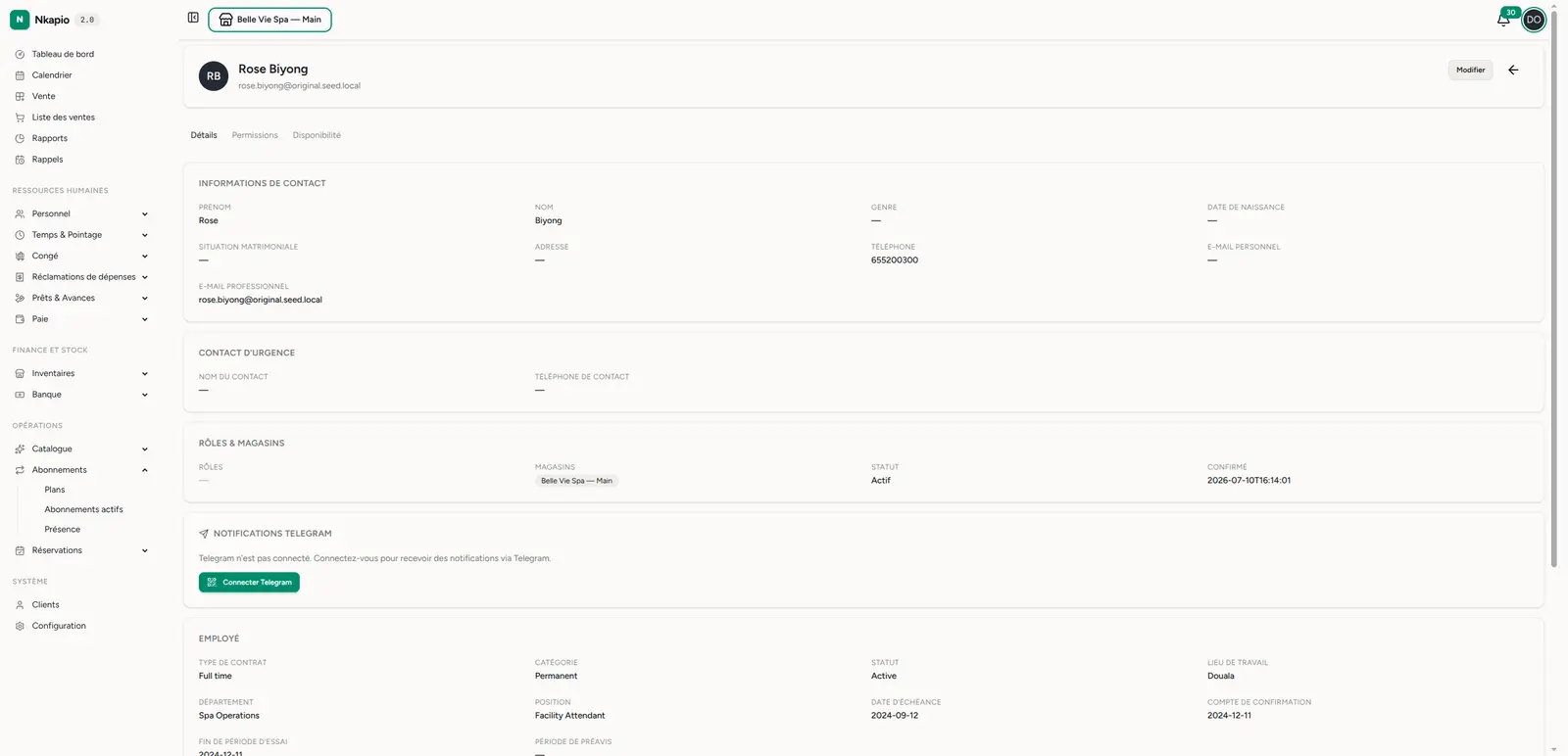 Une fiche employé — infos personnelles, contact, rôles et emploi